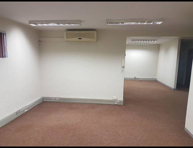 110M² OFFICE TO LET IN WESTVILLE